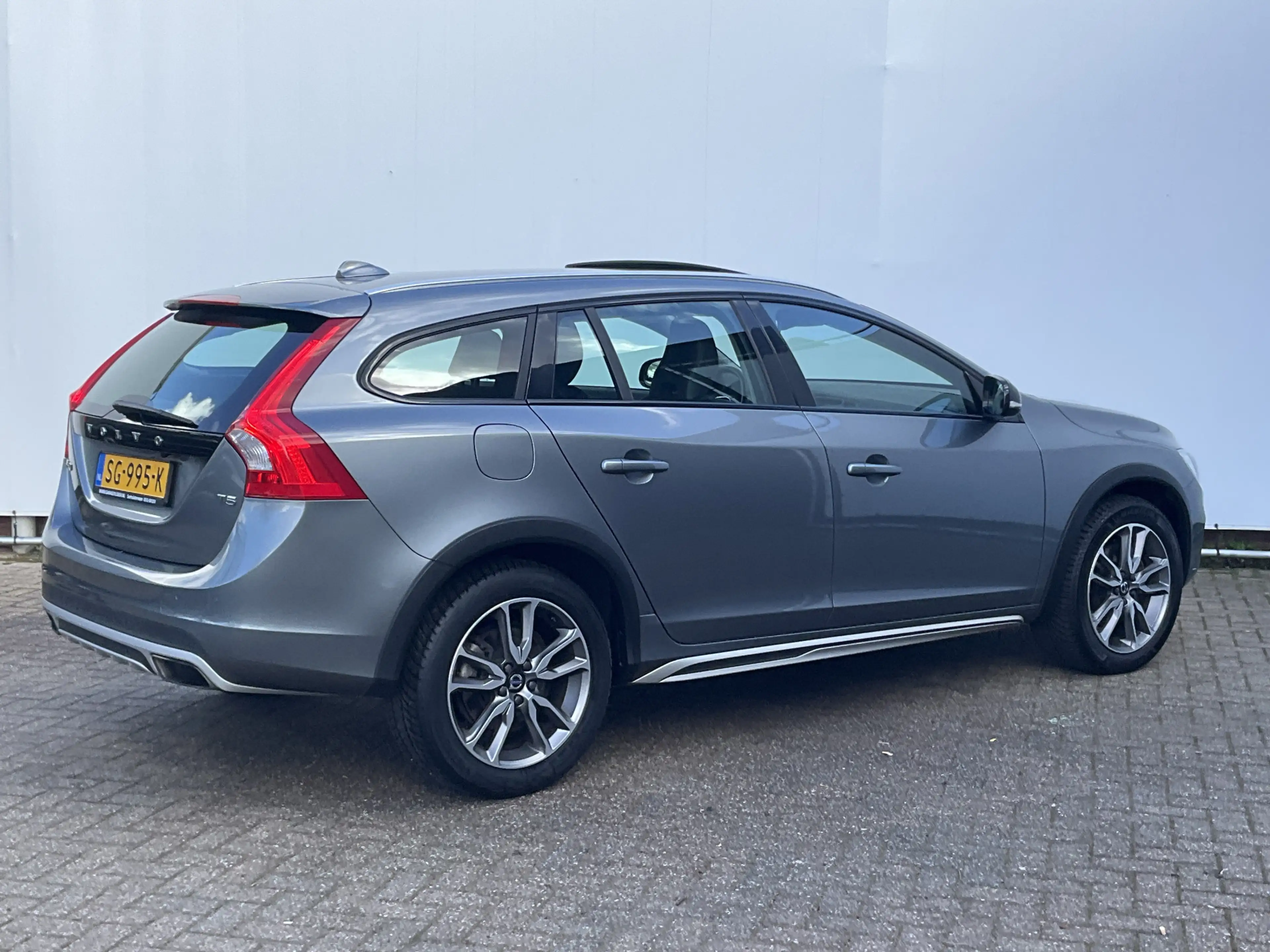 Volvo V60 Cross Country 2.0 T5 Polar+ Pano Memory Camera Navi Dealer Onder — photo 15