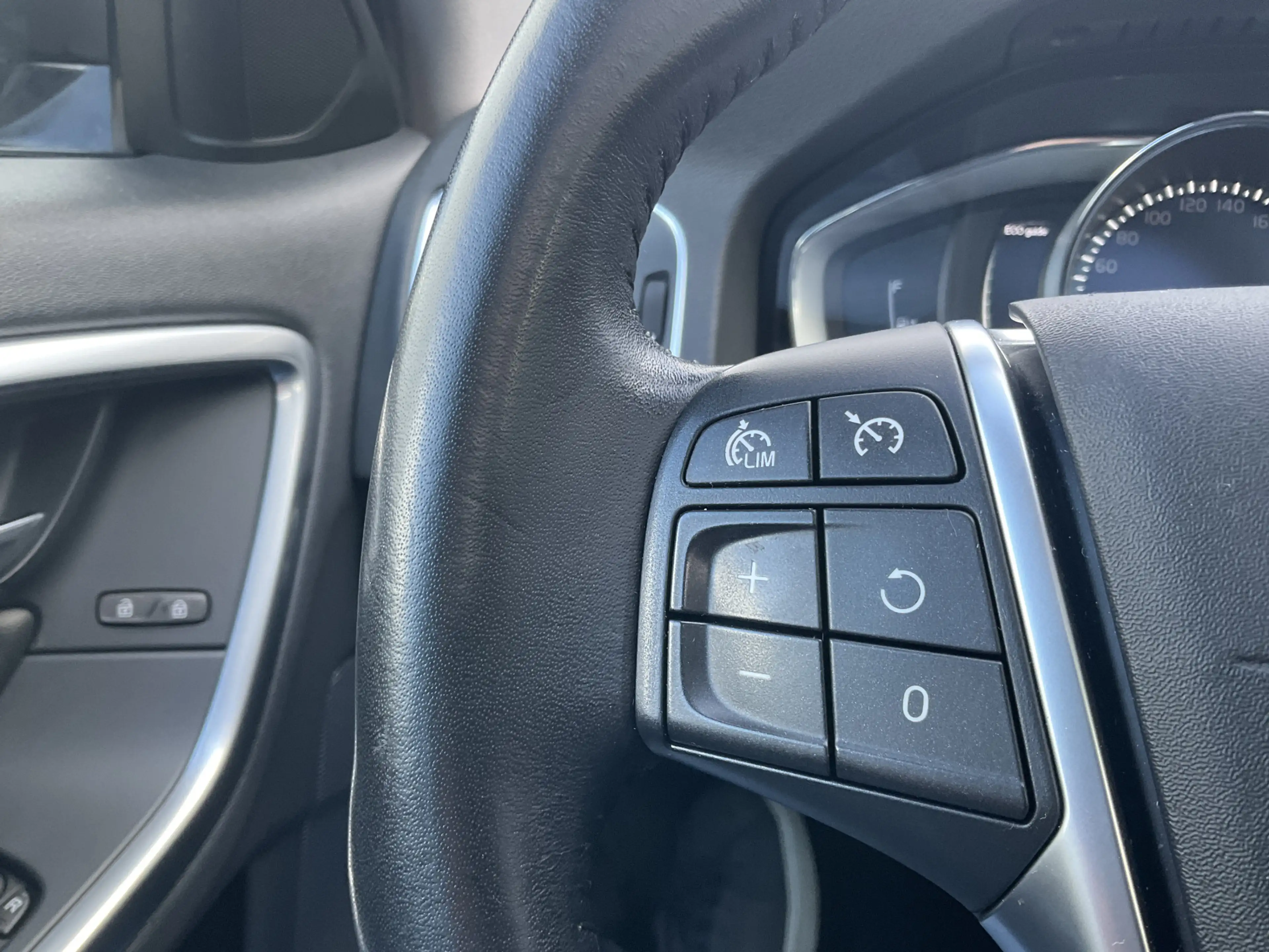 Volvo V60 Cross Country 2.0 T5 Polar+ Pano Memory Camera Navi Dealer Onder — photo 11