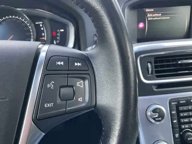 Volvo V60 Cross Country view 26