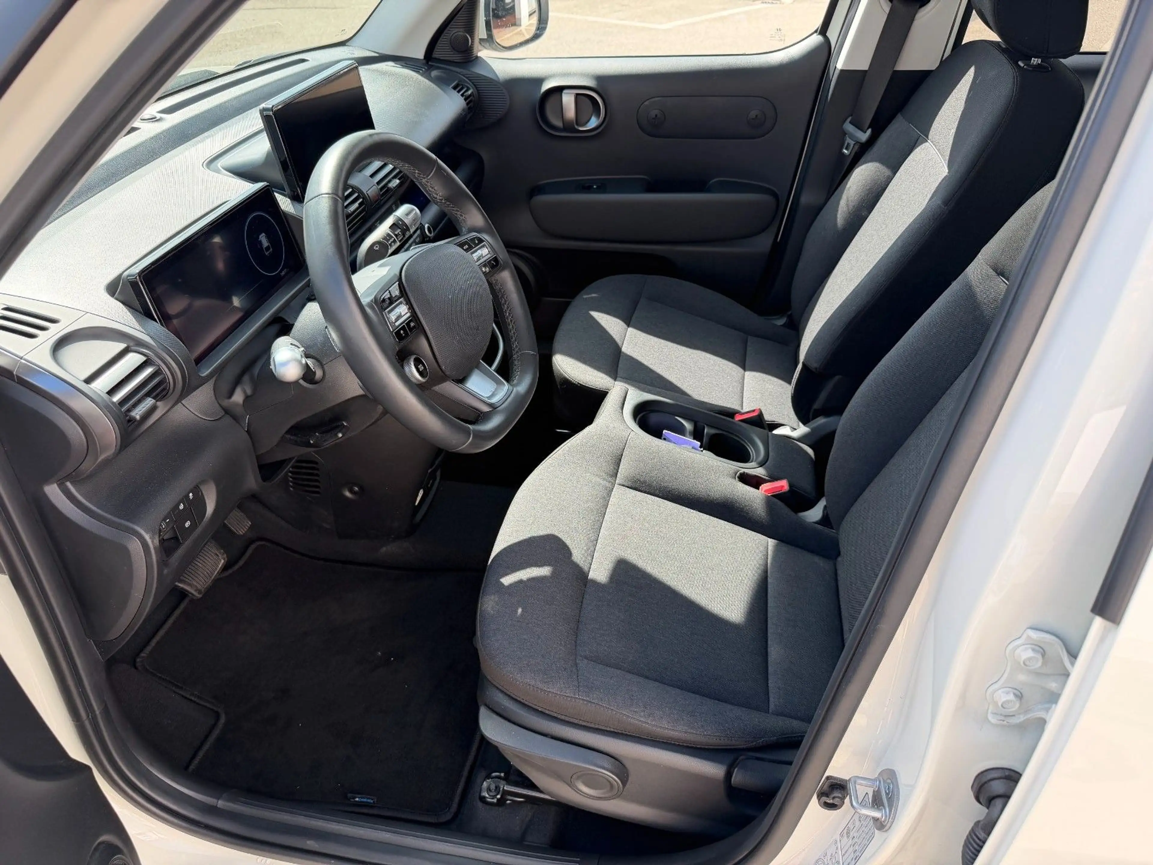 Hyundai Inster 49kWh PRIME / SD / V2L / WR — photo 14