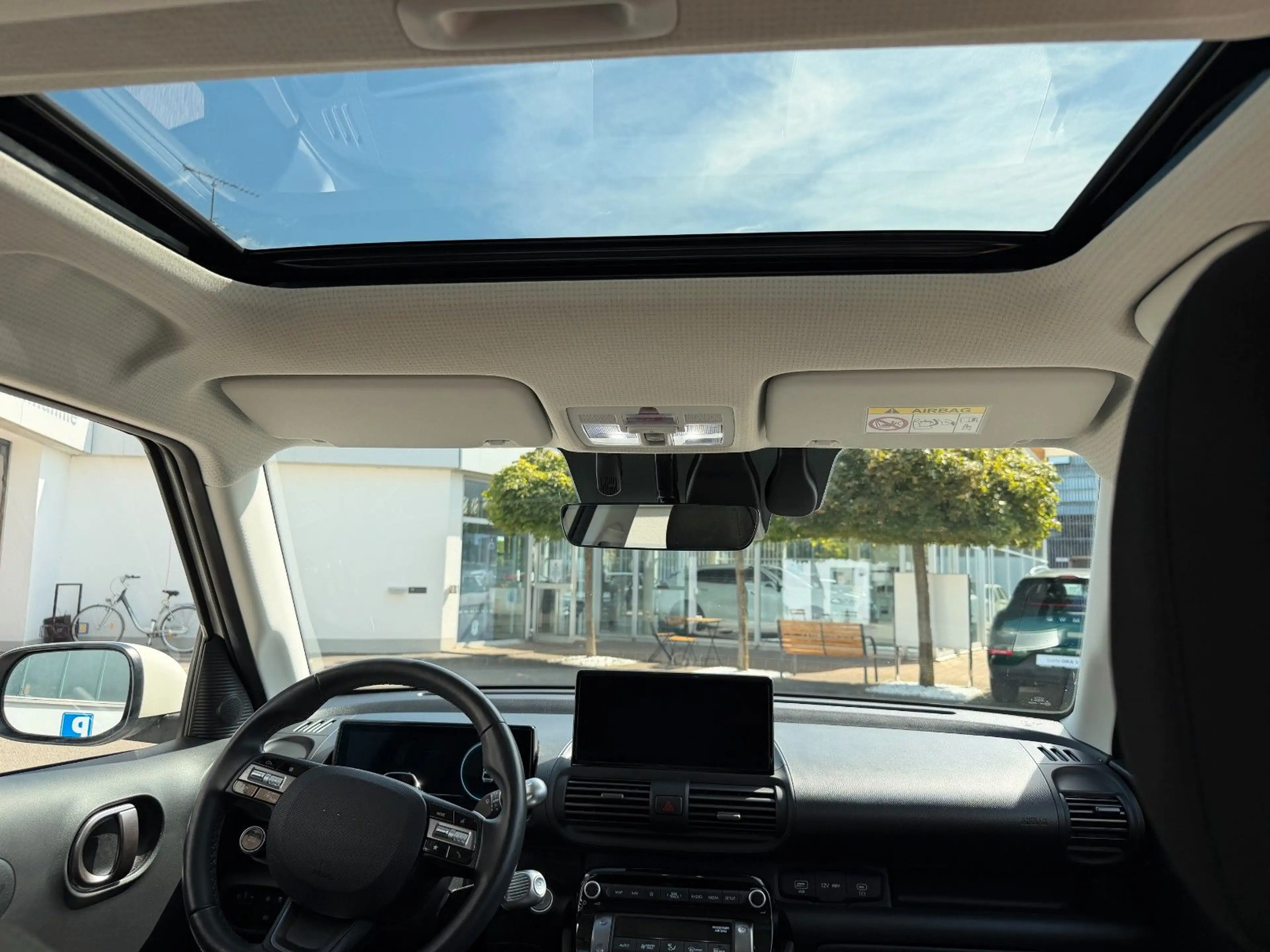Hyundai Inster 49kWh PRIME / SD / V2L / WR — photo 10