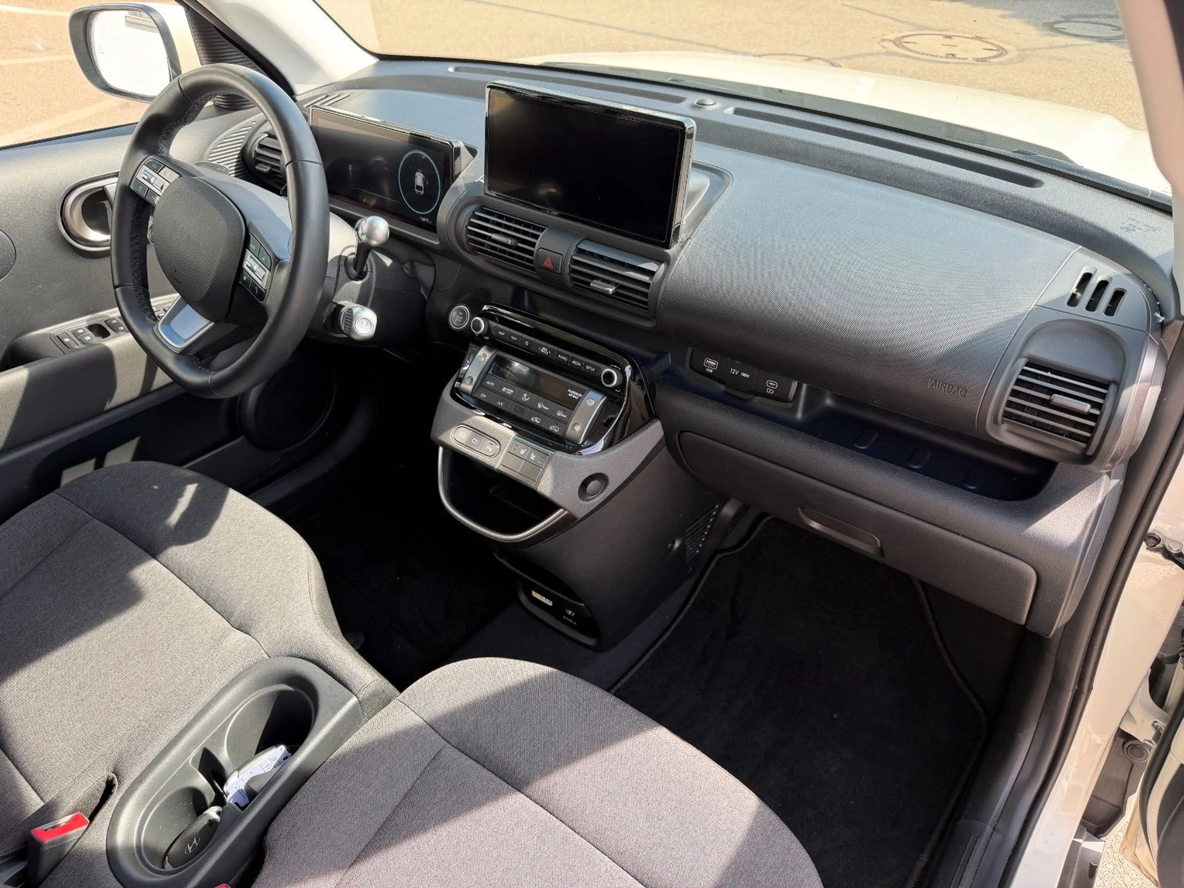 Hyundai Inster 49kWh PRIME / SD / V2L / WR — photo 8