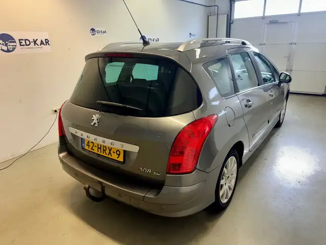 Peugeot 308 view 6