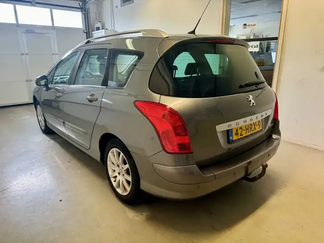 Peugeot 308 view 8