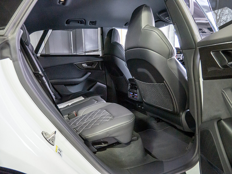 Audi SQ8 SUV competition plus TFSI quattro MATRIX — photo 6