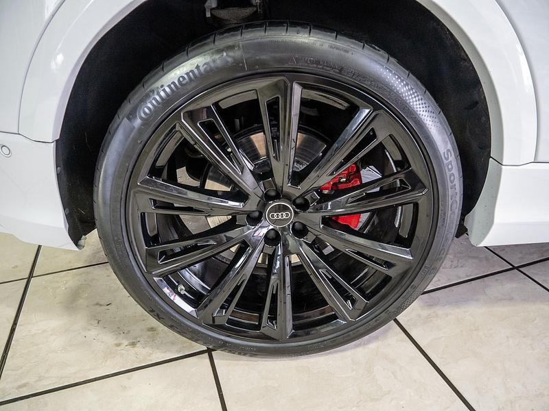 Audi SQ8 SUV competition plus TFSI quattro MATRIX — photo 7