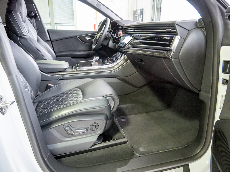 Audi SQ8 SUV competition plus TFSI quattro MATRIX — photo 3