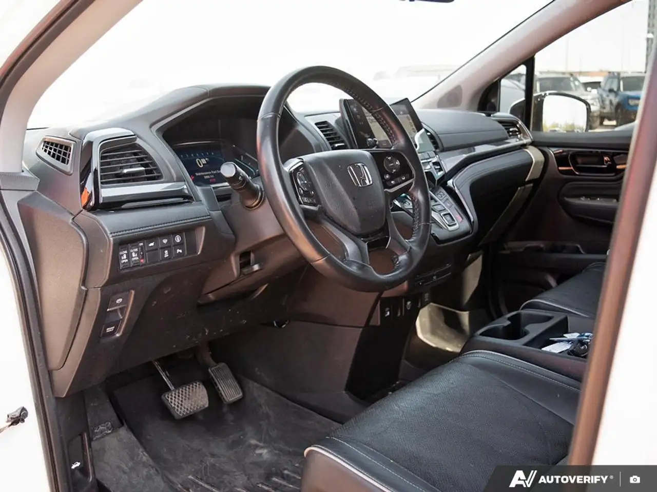 Honda Odyssey снимка Honda Odyssey