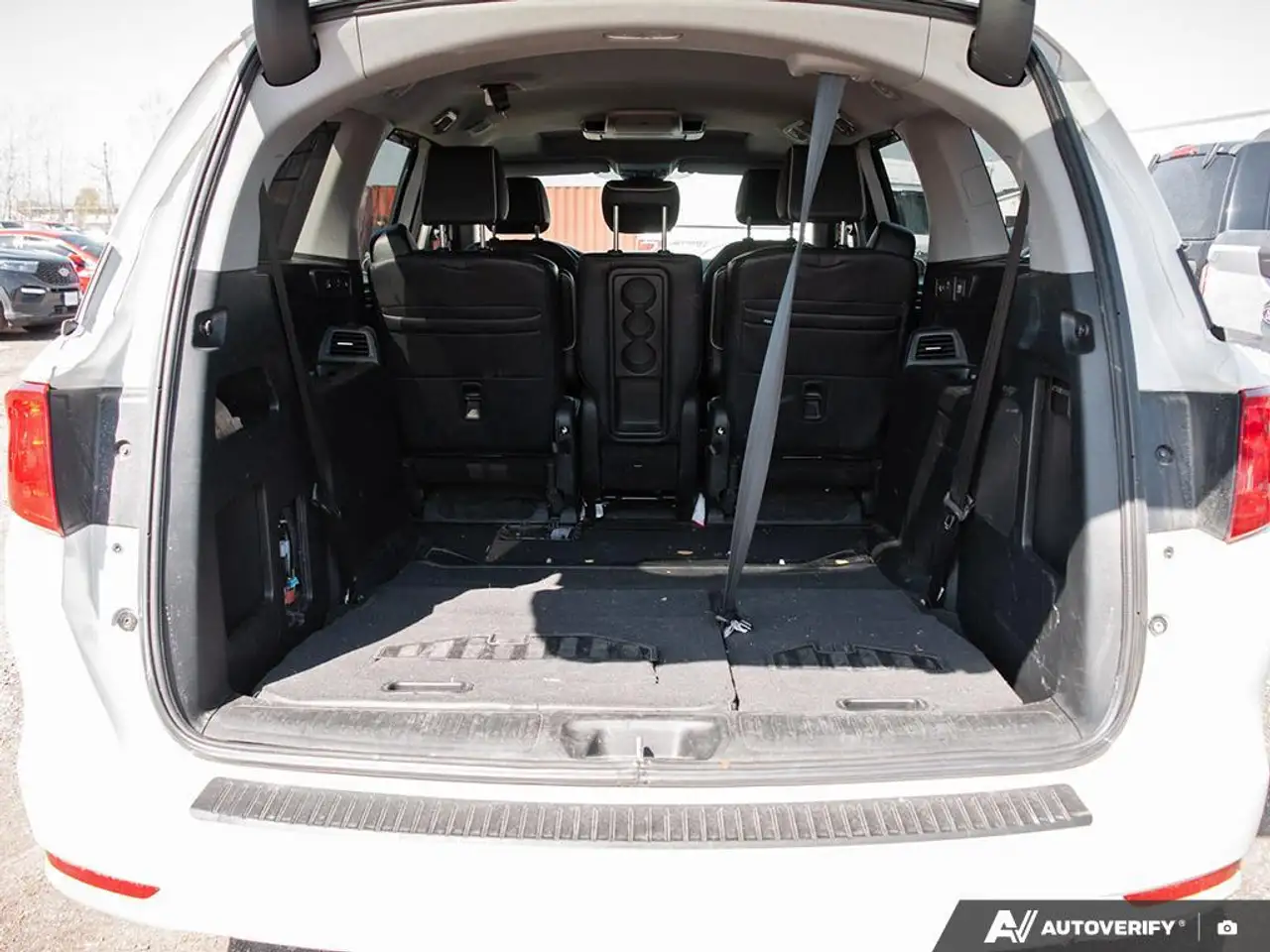 Honda Odyssey снимка Honda Odyssey
