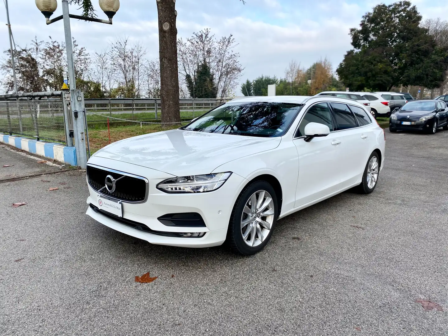 Volvo V90 2.0 d4 Kinetic geartronic 190cv Weiß - 1