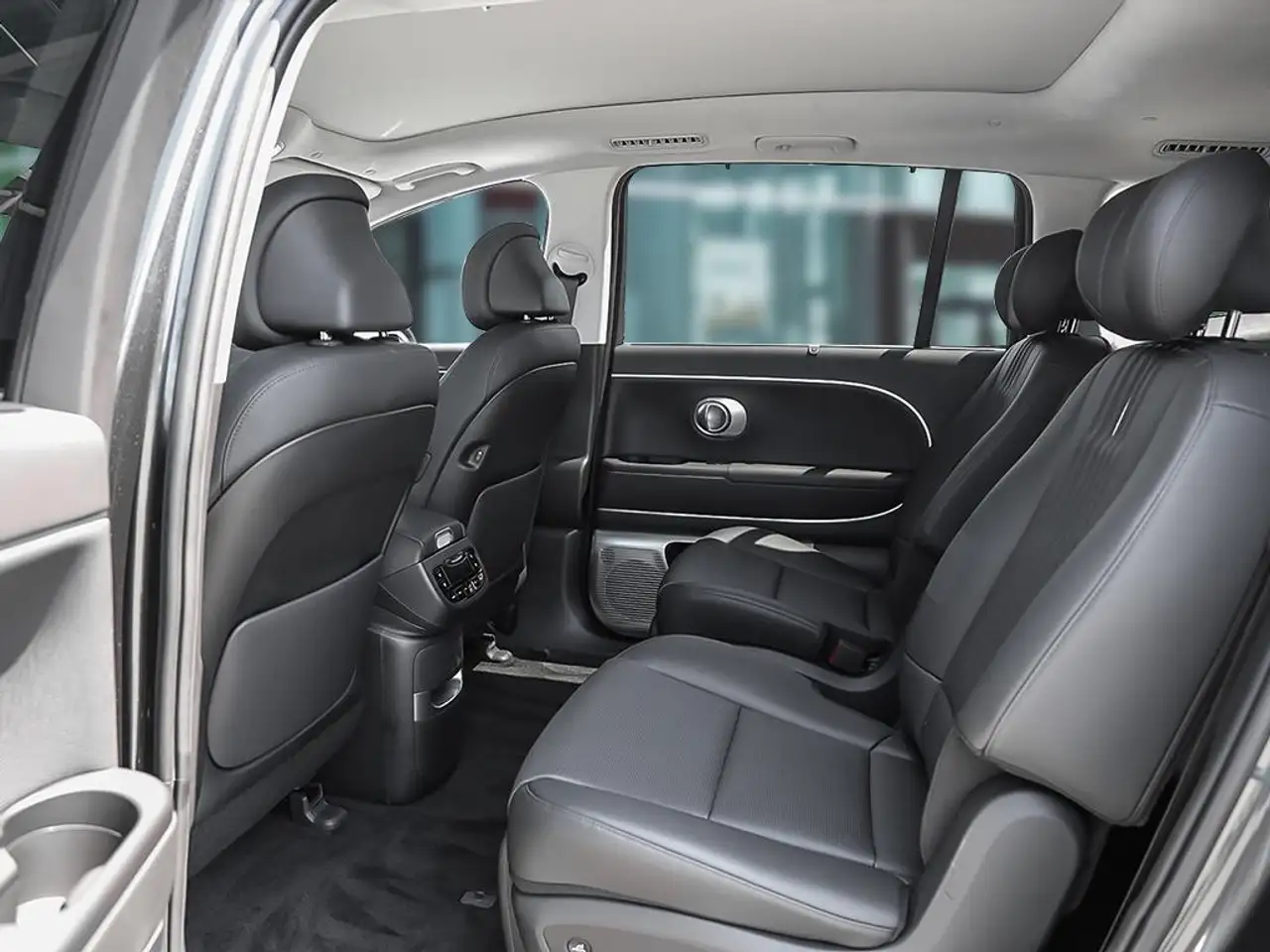 Hyundai IONIQ 9 снимка Hyundai IONIQ 9