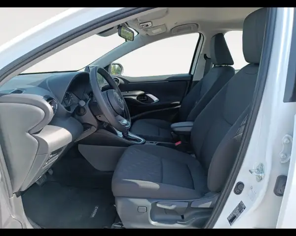 Mazda Mazda2 view 9