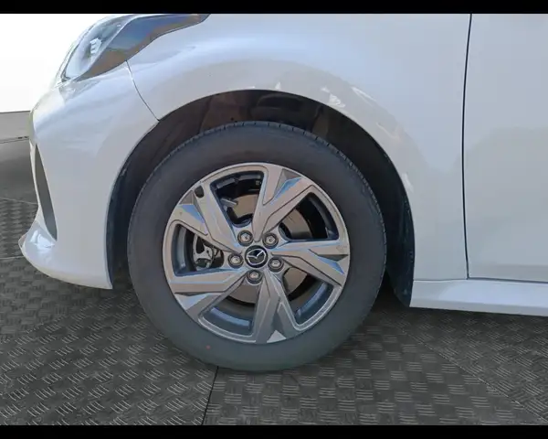 Mazda Mazda2 view 14