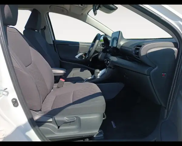 Mazda Mazda2 view 15