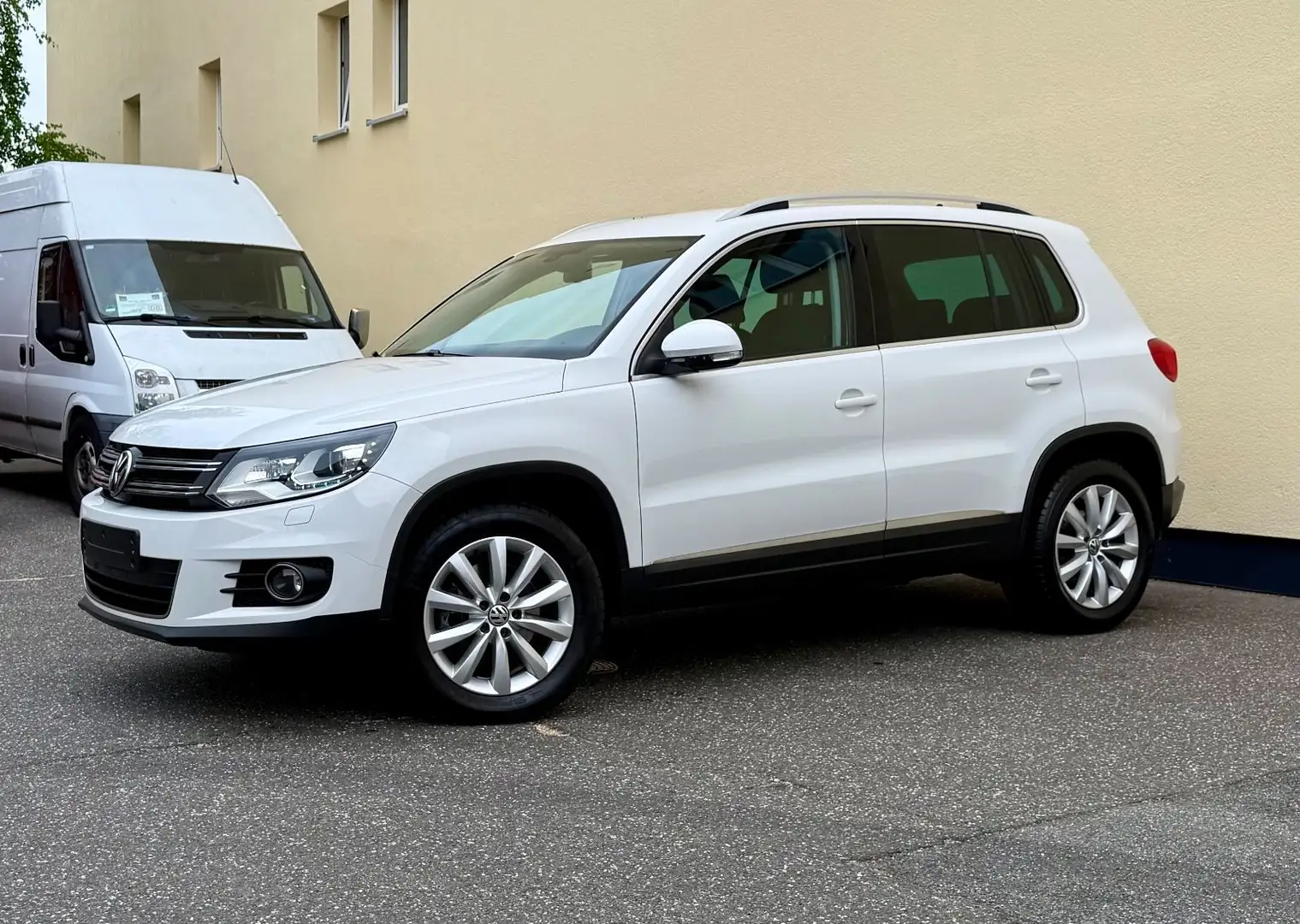 Volkswagen Tiguan Sport & Style 4Motion 2.0 TDI KAM AHK PDC Weiß - 2