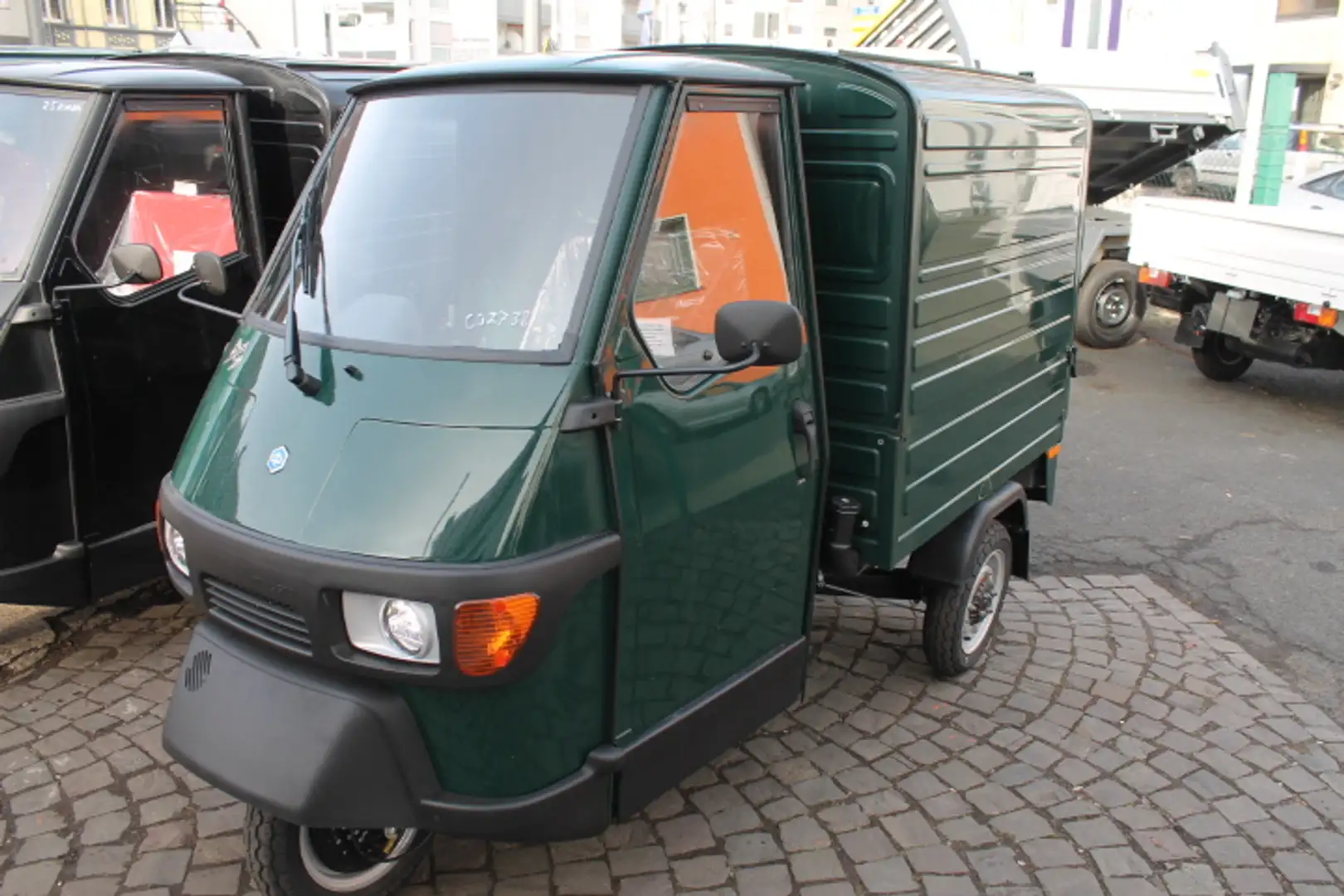 Piaggio Ape 50 Kasten LED SOFORT !!!! zelena - 1