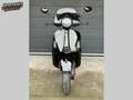 Vespa GTS 300 HPE Zwart - thumbnail 3