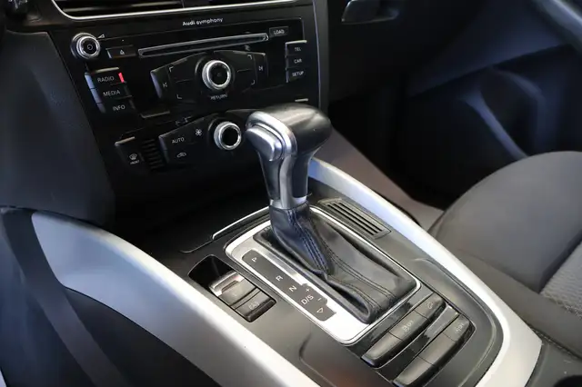Audi Q5 view 16
