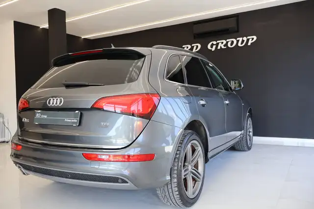 Audi Q5 view 6