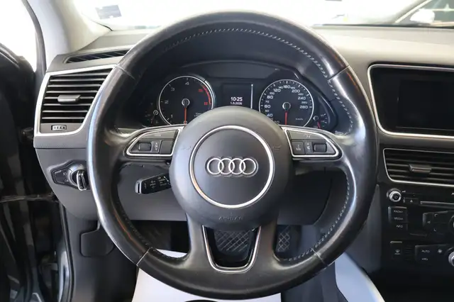 Audi Q5 view 14
