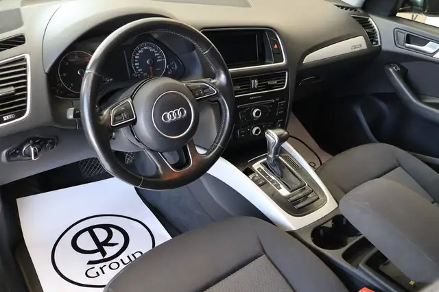 Audi Q5 view 9