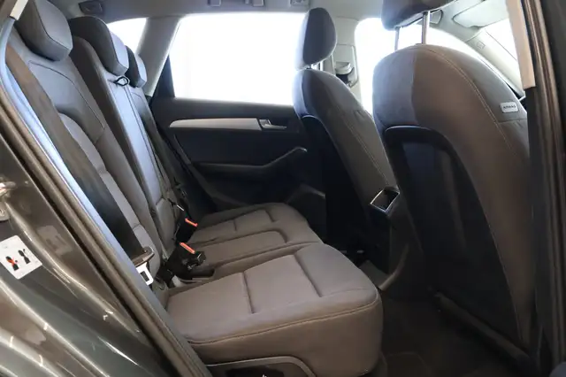 Audi Q5 view 13