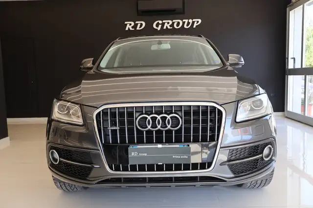 Audi Q5 view 2