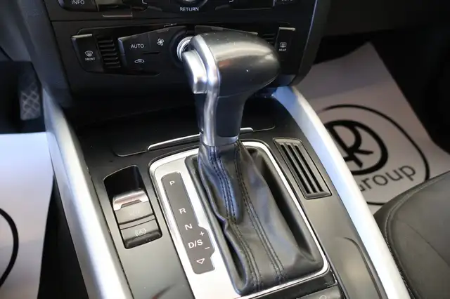 Audi Q5 view 18