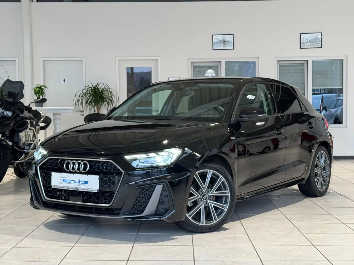 Audi A1 Sportback 30 TFSI S line*Sitzheizung*PDC* Schwarz - 1