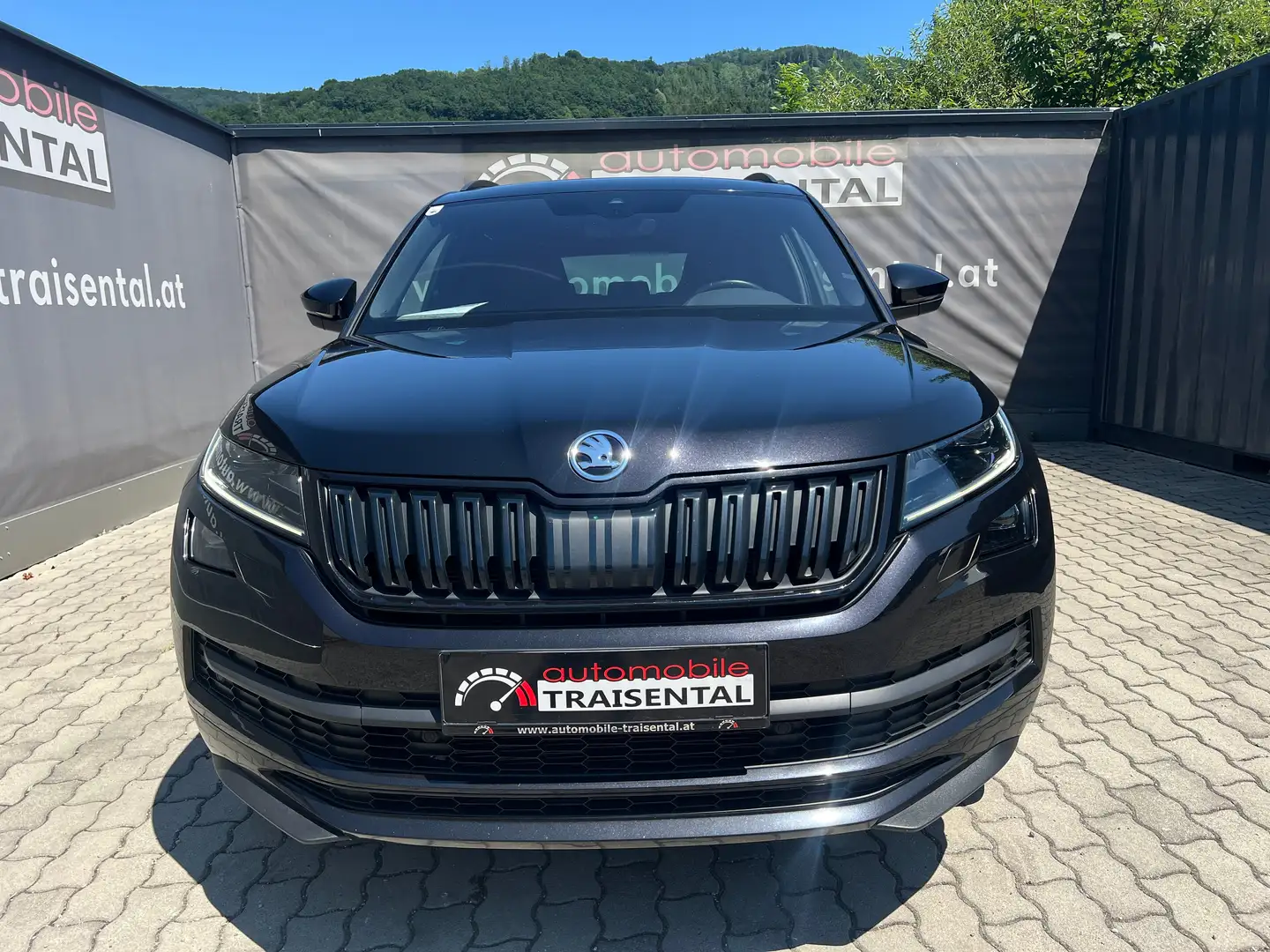 Skoda Kodiaq 2,0 TDI SCR 4x4 Sportline DSG 7 Sitze Negro - 2