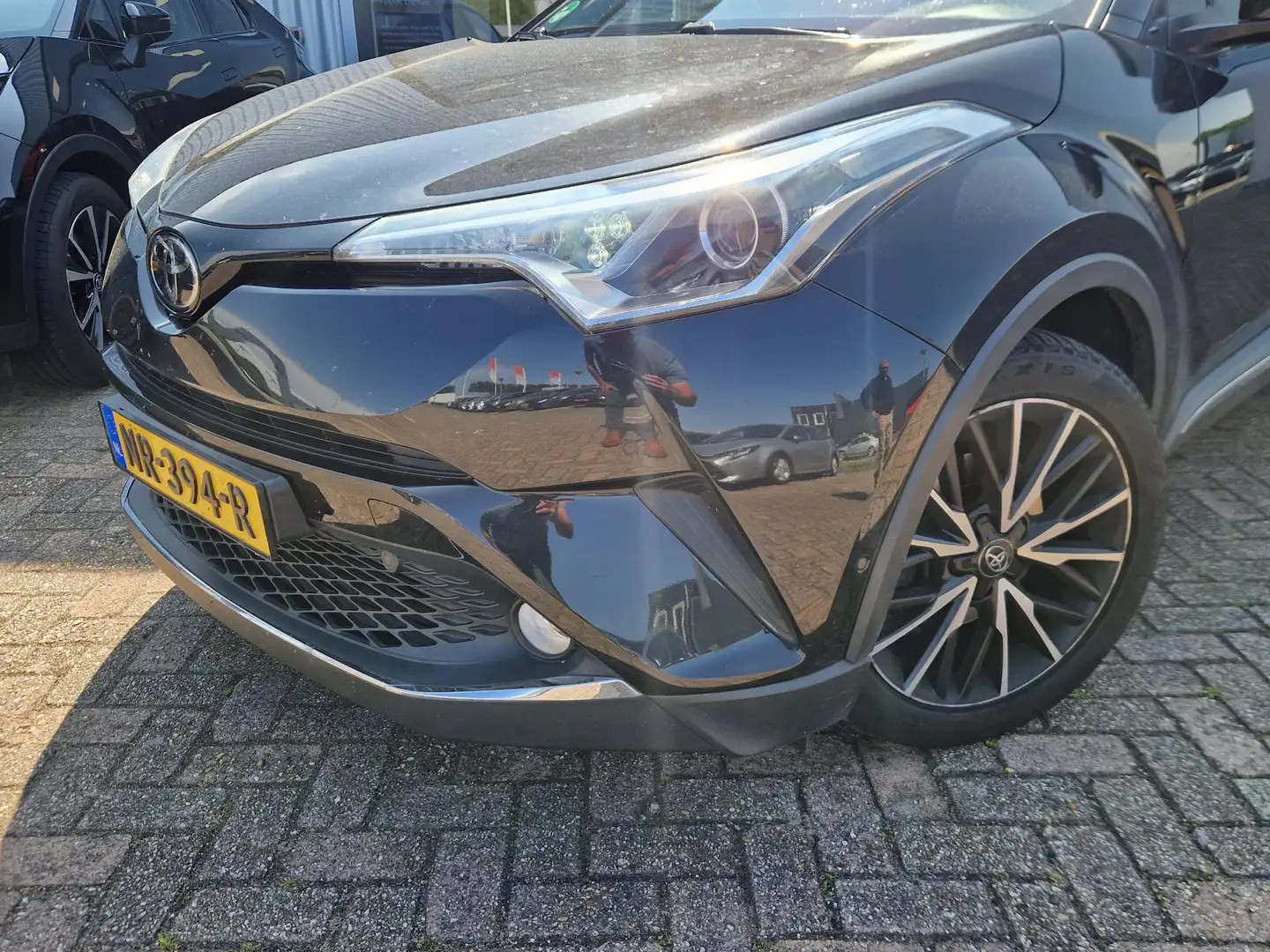 Toyota C-HR 1.2 Executive Trekhaak 1100 kg trekgewicht Automaa Schwarz - 2