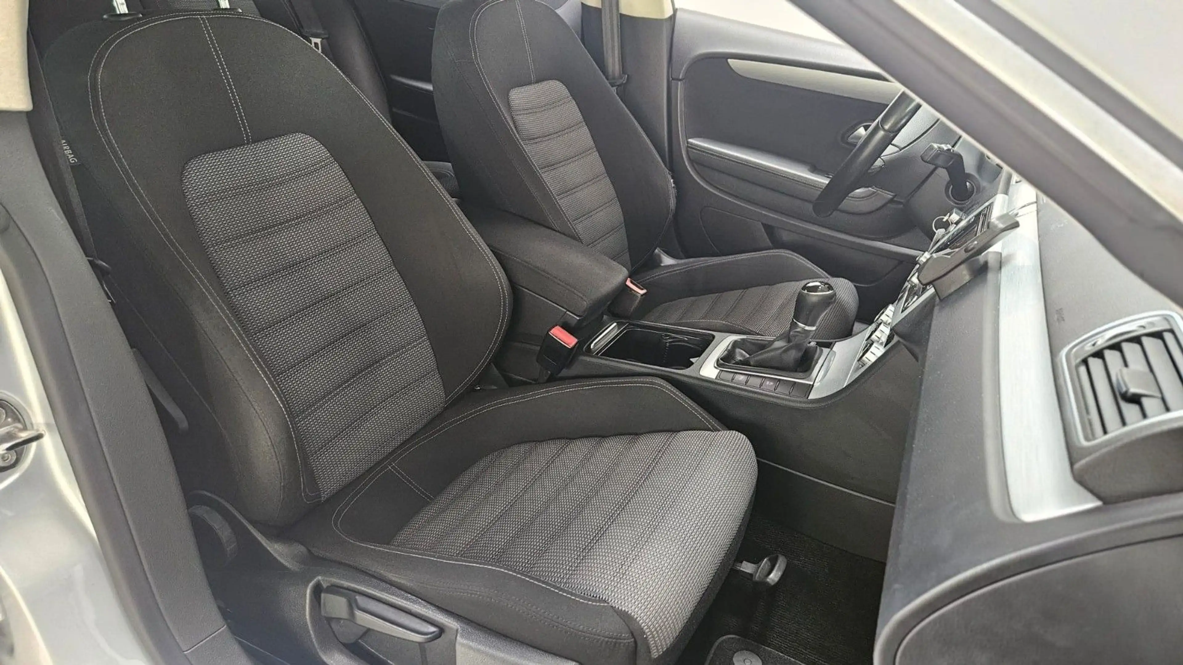 Volkswagen CC 1.4 TSI BMT Navi Tempo Bi-XENON — photo 11