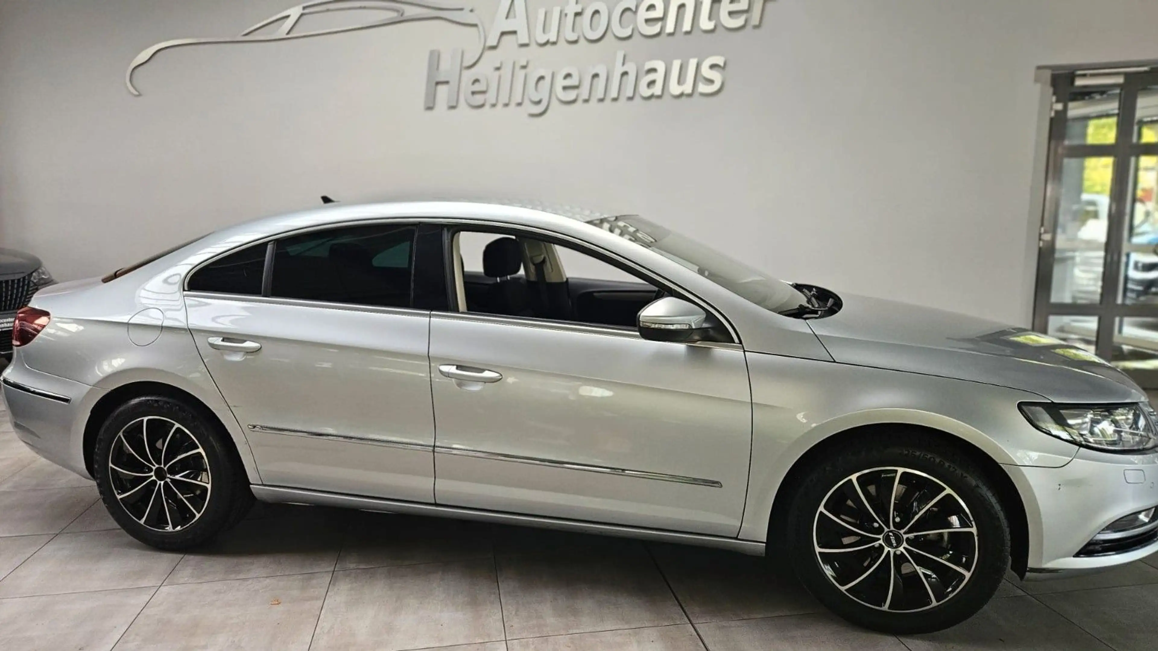 Volkswagen CC 1.4 TSI BMT Navi Tempo Bi-XENON — photo 2