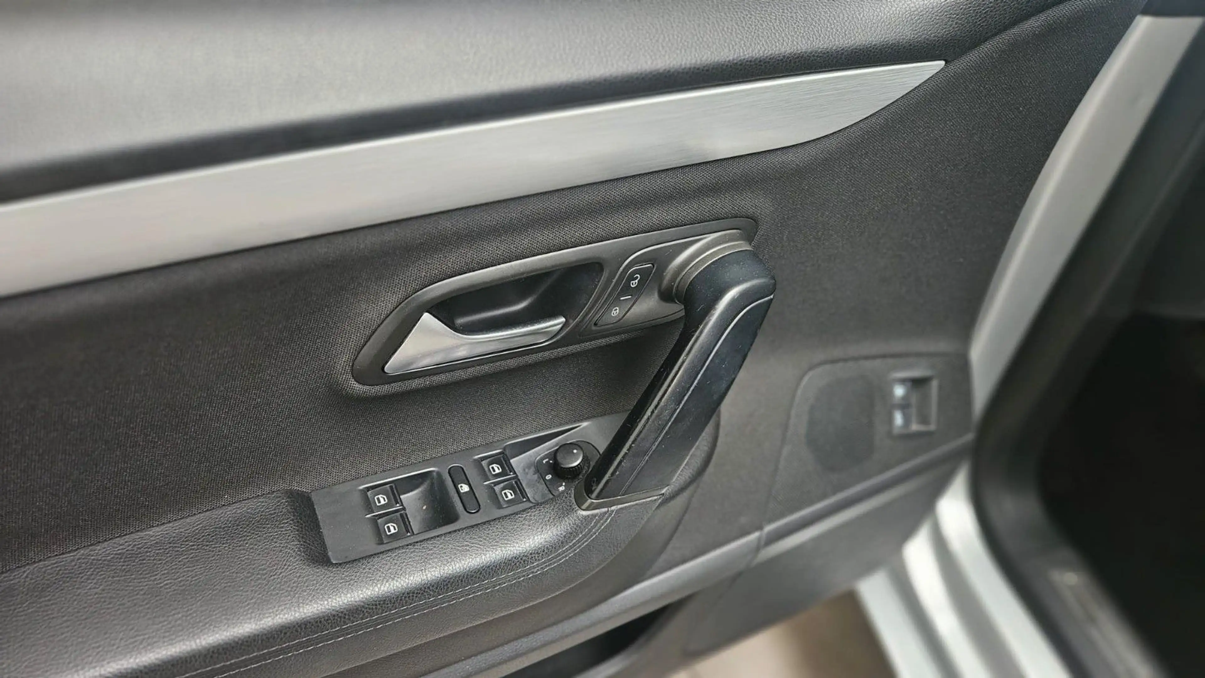 Volkswagen CC 1.4 TSI BMT Navi Tempo Bi-XENON — photo 15