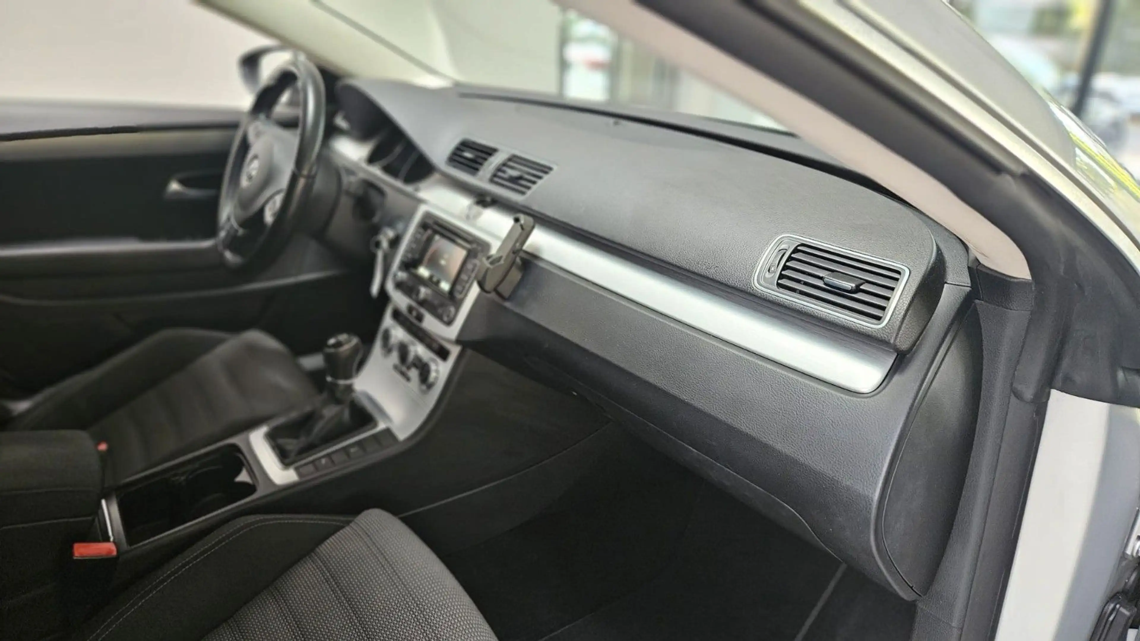 Volkswagen CC 1.4 TSI BMT Navi Tempo Bi-XENON — photo 10