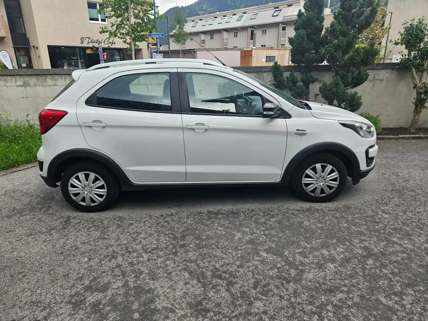 Ford Ka/Ka+ Ka  1,2 Active Active Weiß - 2
