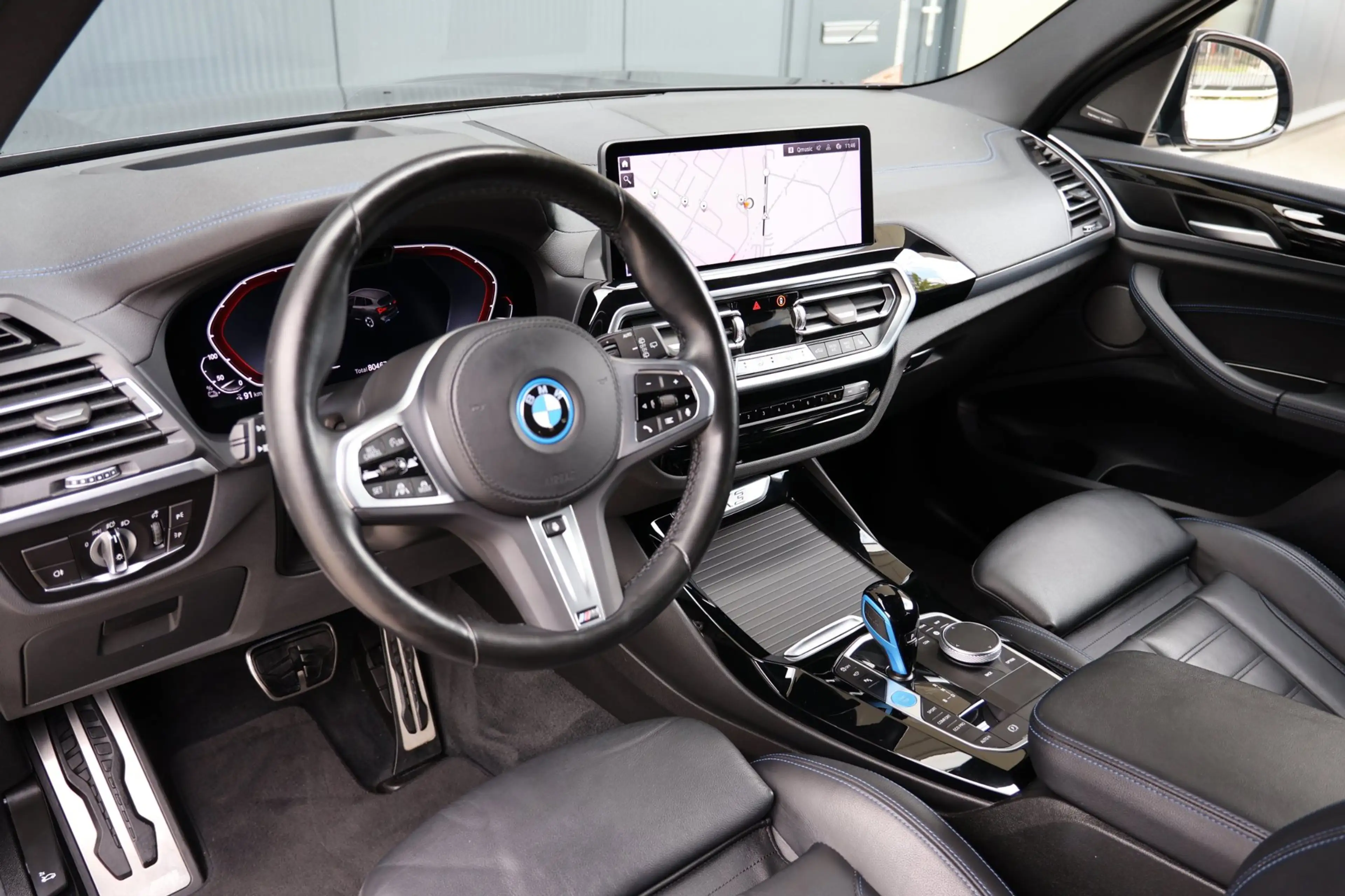 BMW iX3 High Executive 80 kWh M-sport ShadowLine | head-up — photo 12