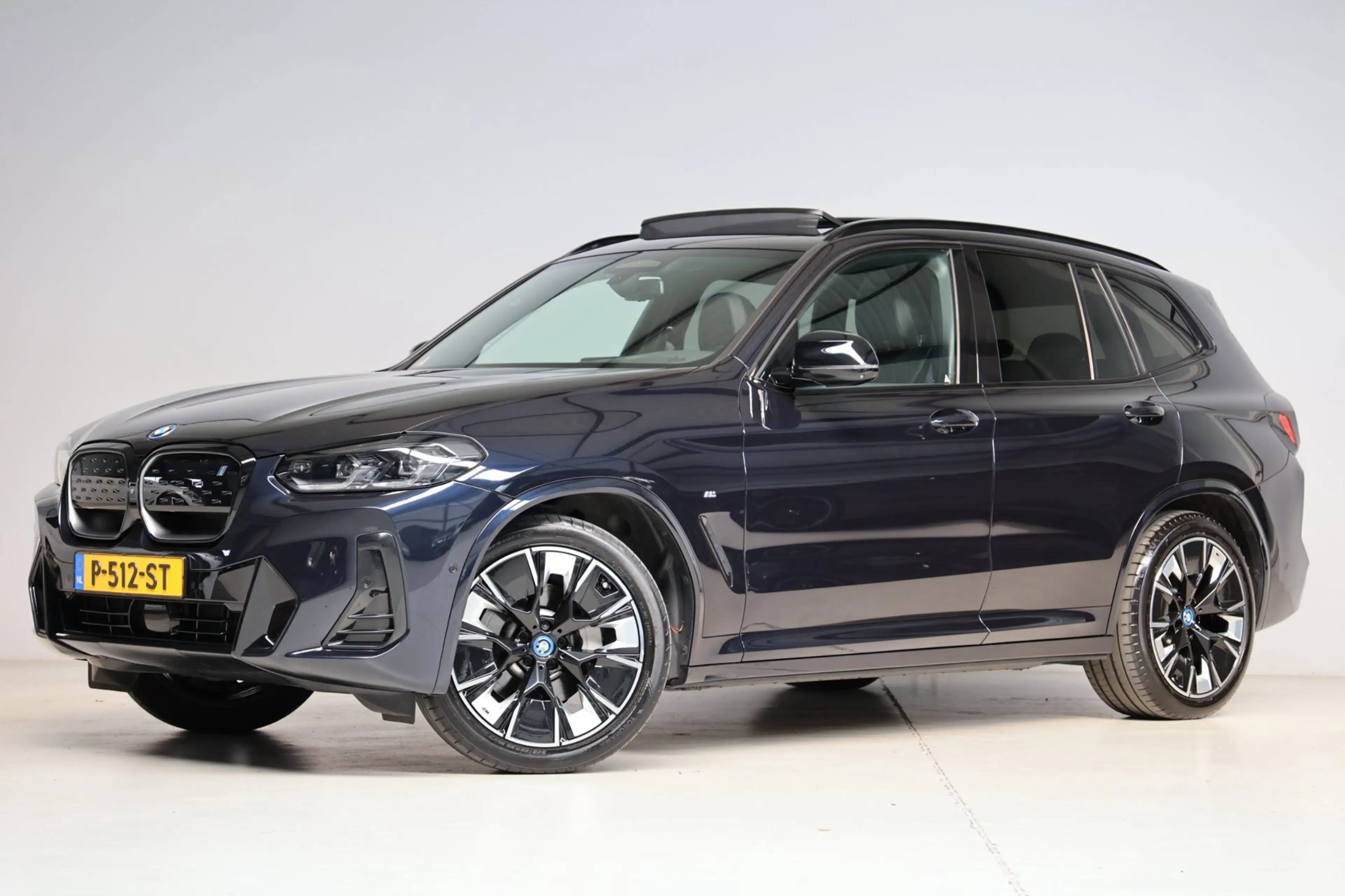 BMW iX3 High Executive 80 kWh M-sport ShadowLine | head-up
