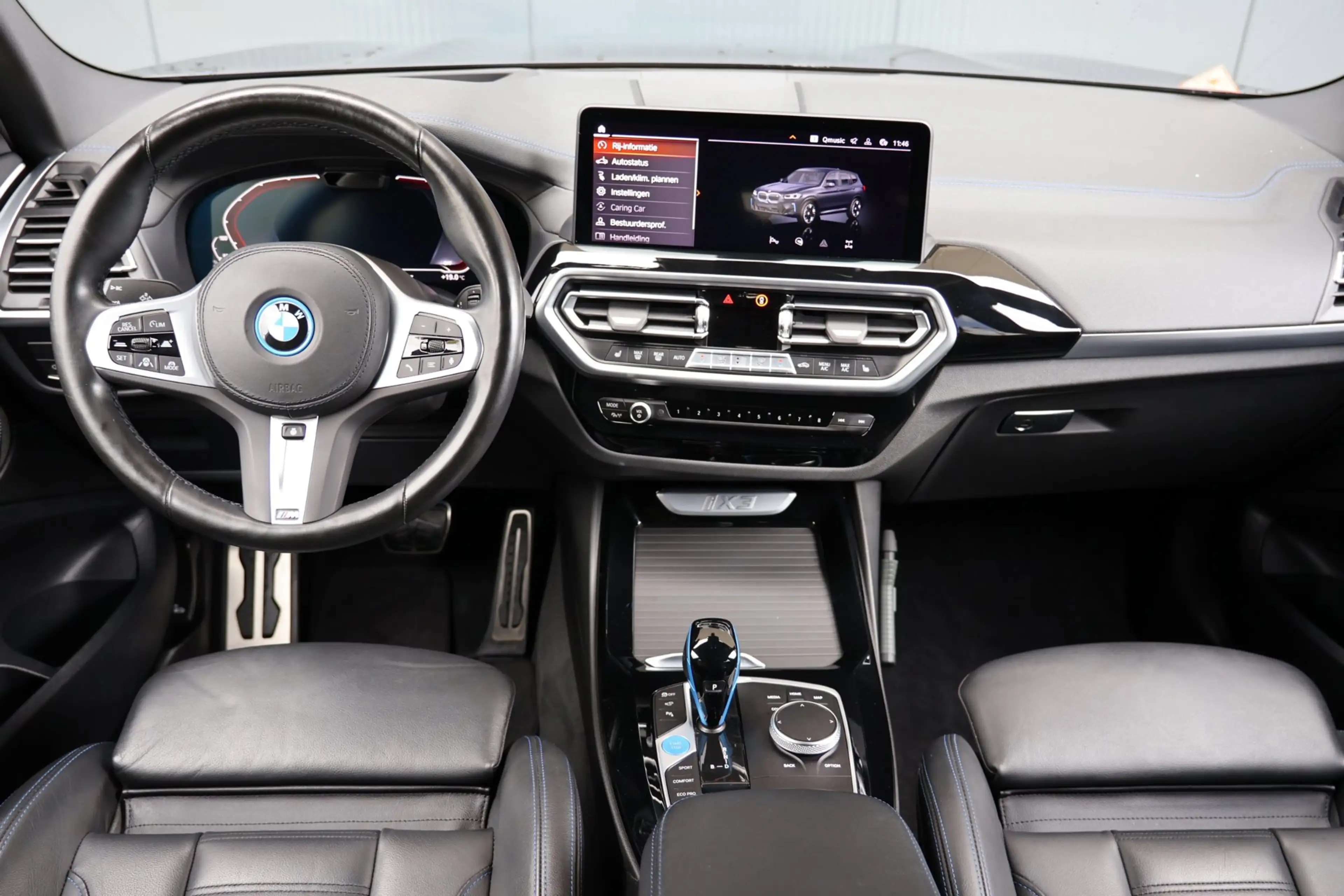 BMW iX3 High Executive 80 kWh M-sport ShadowLine | head-up — photo 3
