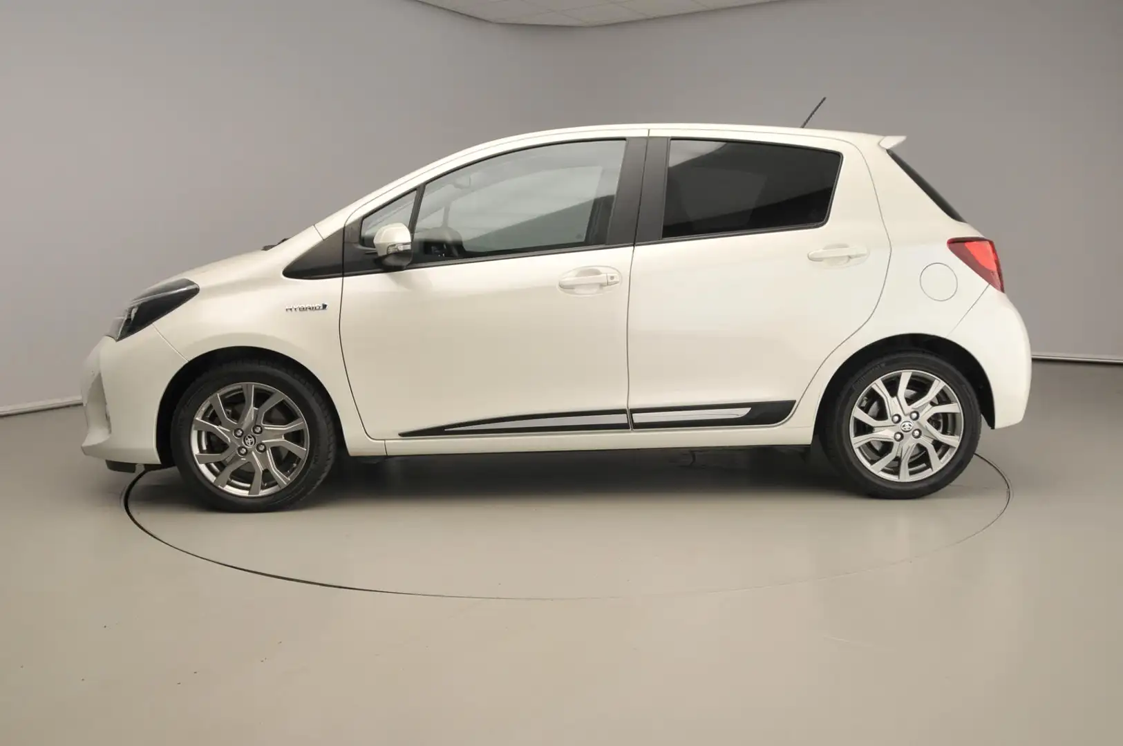 Toyota Yaris 1.5 Hybrid Dynamic | Automaat | Panodak | Camera | Bianco - 2