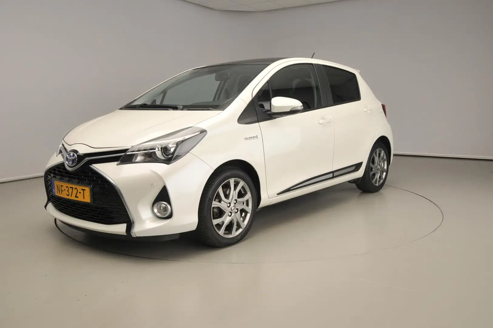 Toyota Yaris 1.5 Hybrid Dynamic | Automaat | Panodak | Camera | Bianco - 1