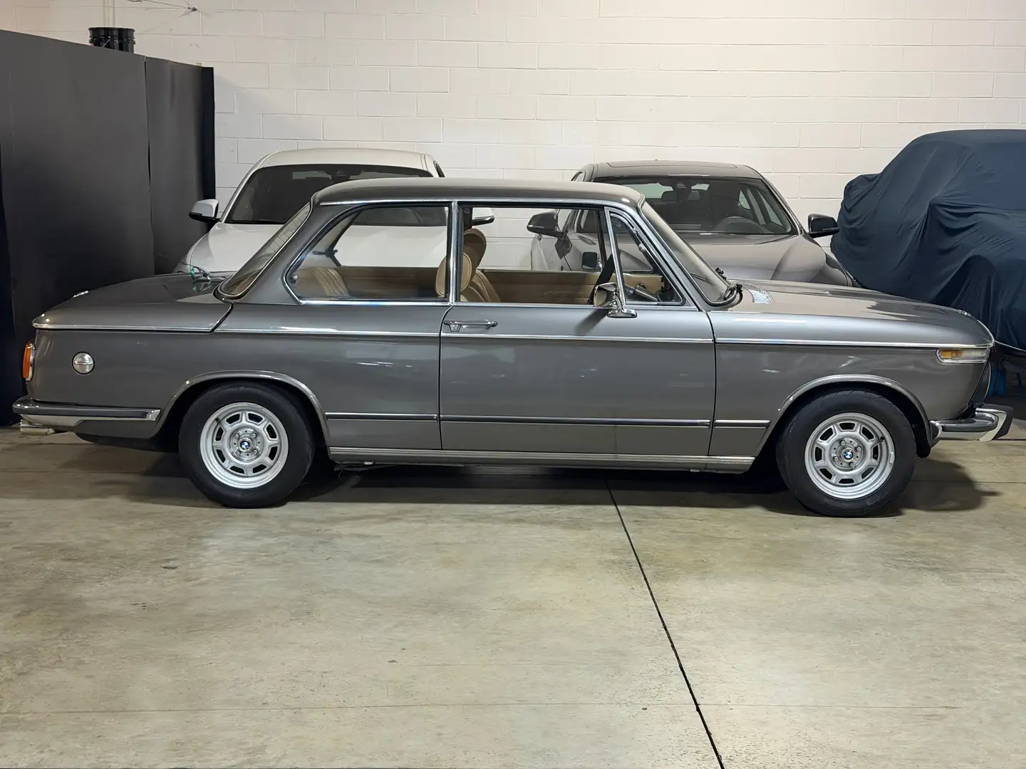 BMW 2002 1602 Coupé Gris - 2