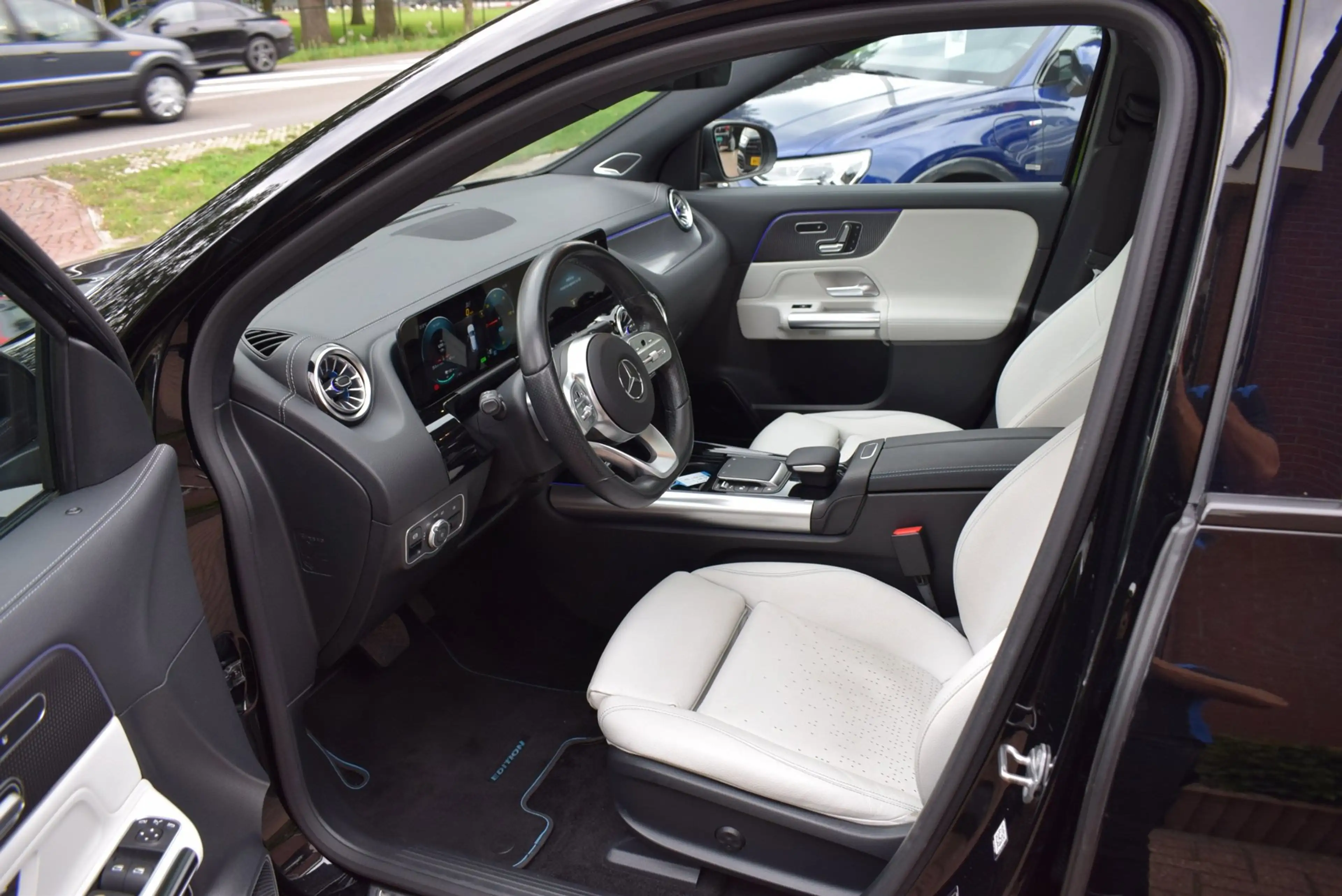 Mercedes-Benz EQA 250 Edition 1 67 kWh PANO DAK/ADAP CRUISE/HEAD-UP/CARP — photo 12