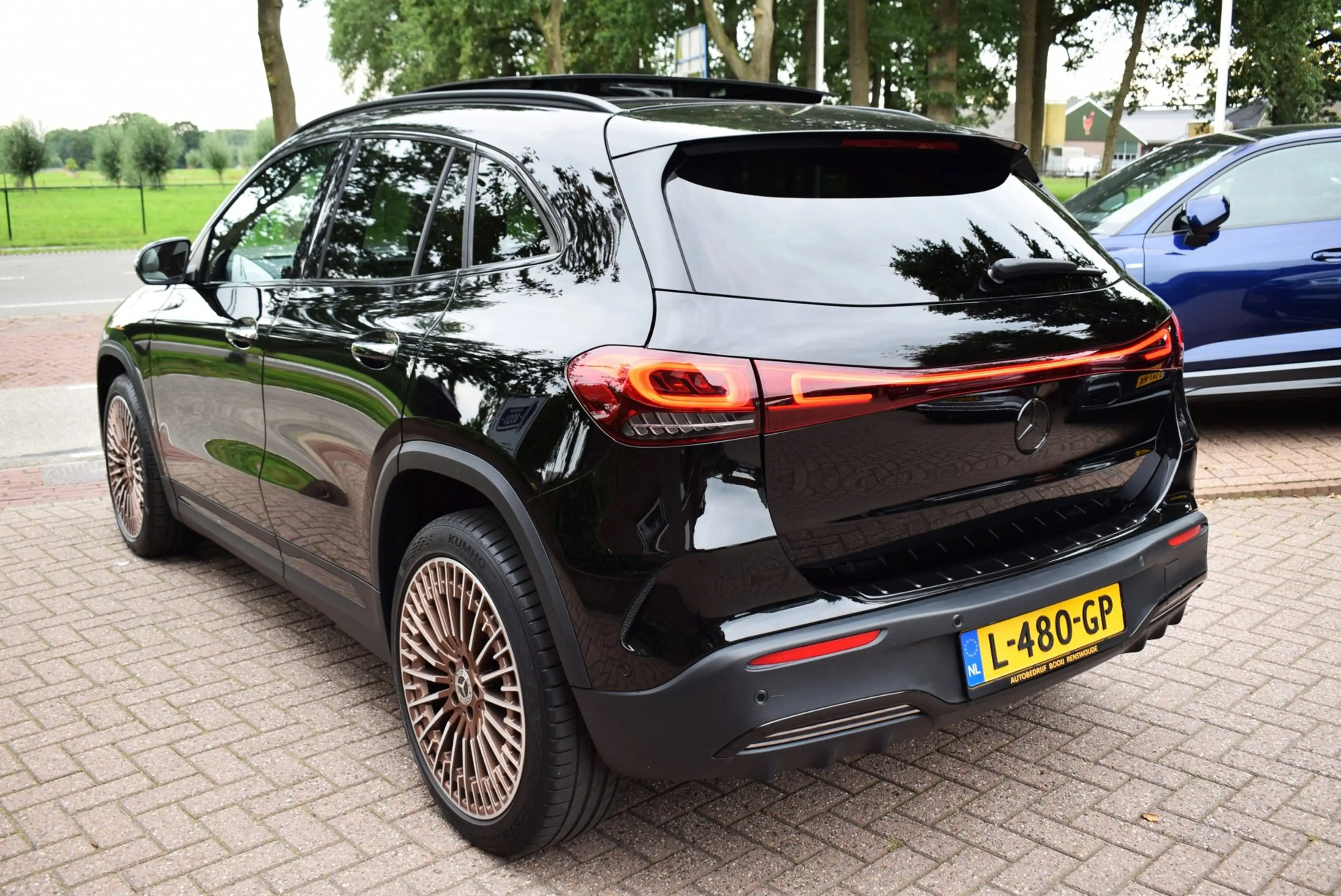 Mercedes-Benz EQA 250 Edition 1 67 kWh PANO DAK/ADAP CRUISE/HEAD-UP/CARP — photo 3