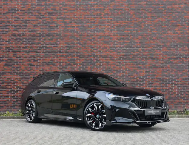 BMW 550 5-serie Touring 550e xDrive | M Performance - Pano