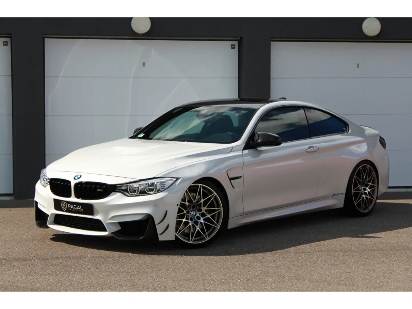 BMW M4 COMPETITION Coupé Weiß - 1