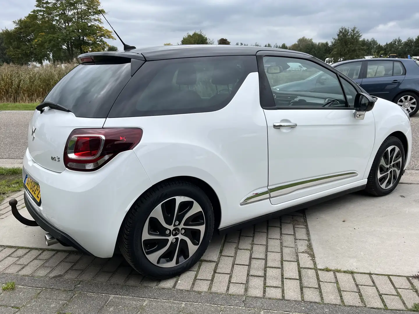 DS Automobiles DS 3 1.6 BlueHDi Business / Trekhaak / Hifysystem / Cru Weiß - 2