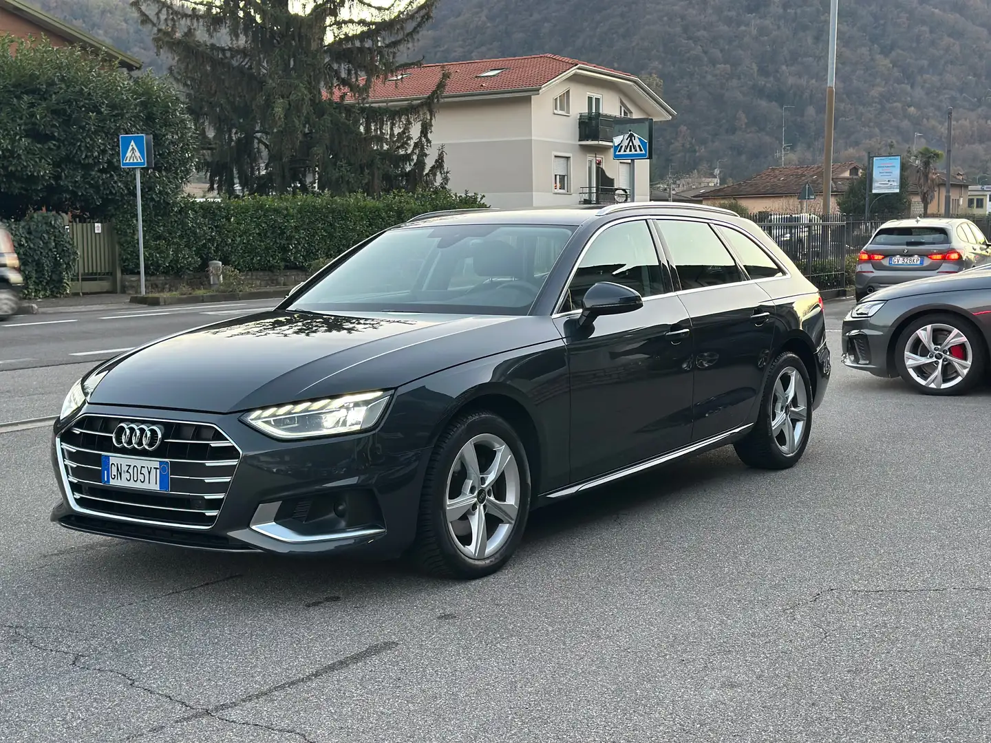 Audi A4 Avant 35 2.0 tdi mhev  Advanced 163cv s-tronic Gris - 2