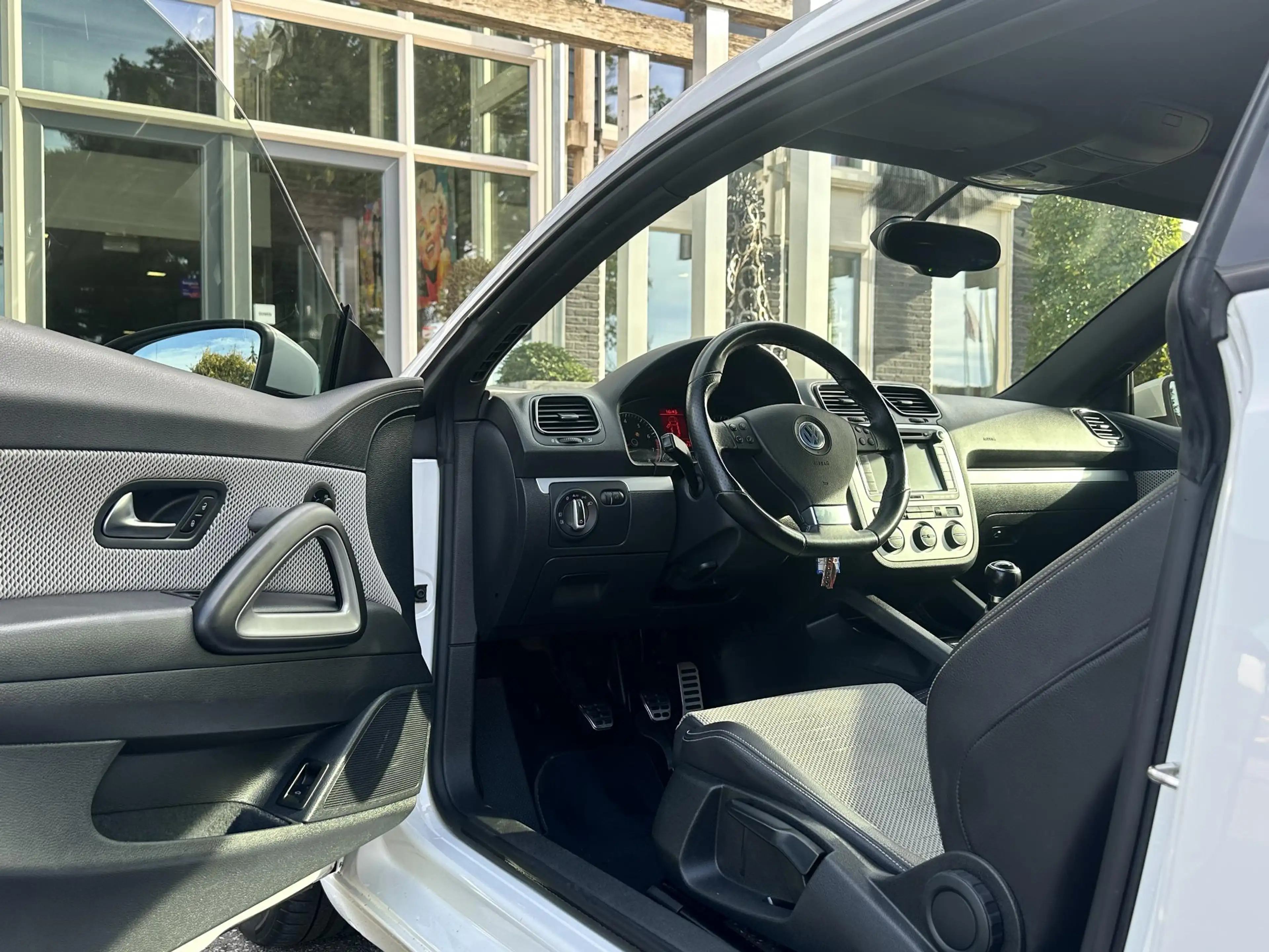 Volkswagen Scirocco 1.4 TSI — photo 14