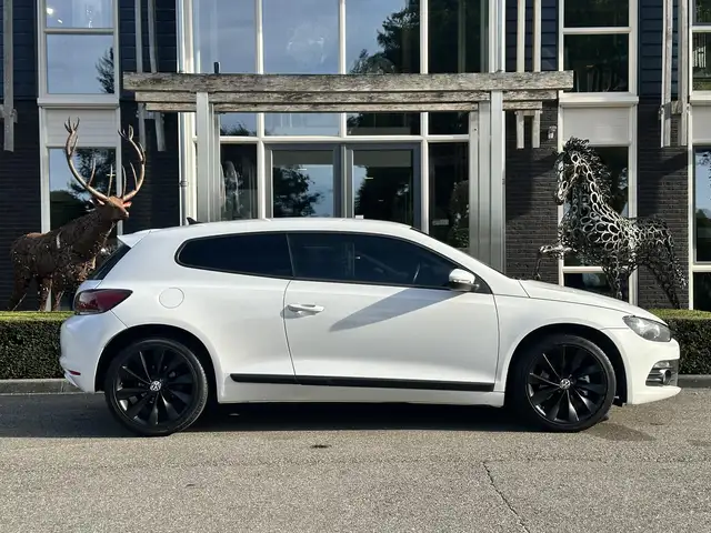 Volkswagen Scirocco view 8